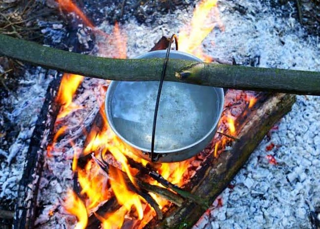 Does Boiling Water Purify It: Myths and Safe Practices
