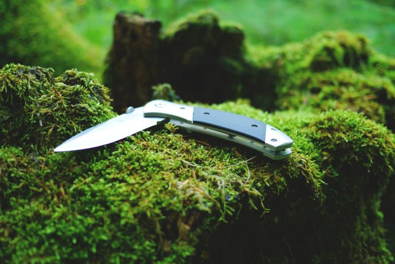 How to Sharpen A Pocket Knife Both On and Off The Grid