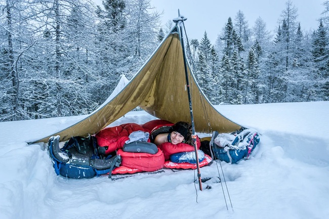 Cold Weather Camping Guide: 17 Tips to Stay Warm and Safe (2026)
